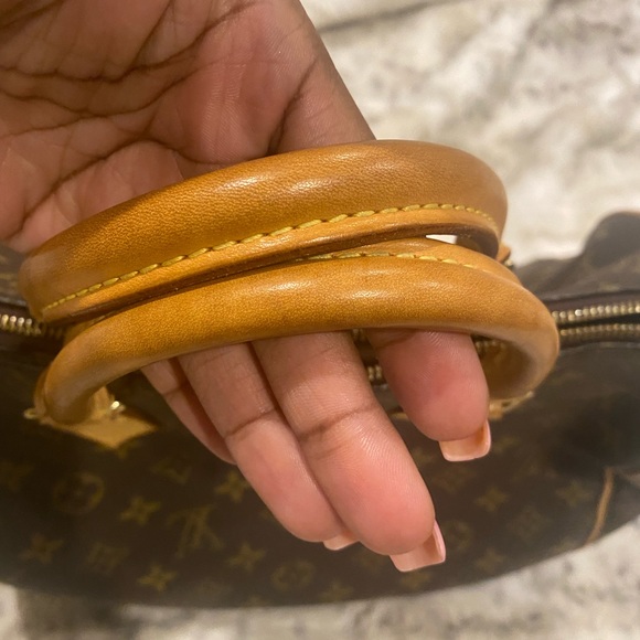 Authentic Louis Vuitton Monogram Speedy 30 - Picture 6 of 12